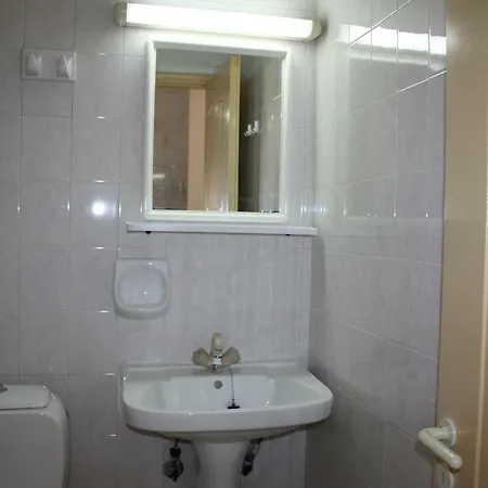 Irini-appartement דירה